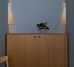 Applique d'angle, Secto 4236, blanc, sans câble Ø26cm, H60cm - Secto Design