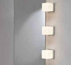 Applique de salle de bain, Cube, blanc, chrome poli, IP44, L8cm, H8cm - Astro