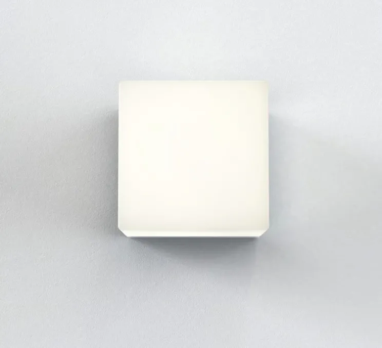 Applique de salle de bain, Cube, blanc, chrome poli, IP44, L8cm, H8cm - Astro