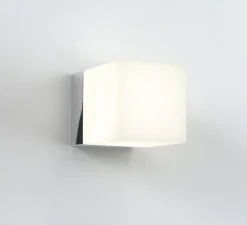 Applique de salle de bain, Cube, blanc, chrome poli, IP44, L8cm, H8cm - Astro