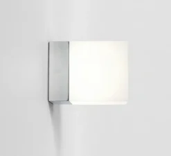 Applique de salle de bain, Cube, blanc, chrome poli, IP44, L8cm, H8cm - Astro