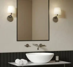 Applique de salle de bain, Millie, chrome poli, blanc, IP44, L16cm, H27,6cm - Astro