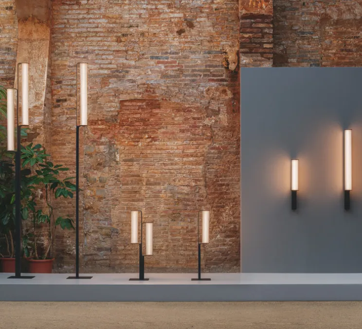 Applique d'extérieur, Class, 2820, noir mat, IP65, LED, dim, bouton-poussoir, 2700K, 495 lm, L9cm, H60cm - Vibia