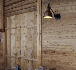 Applique d'extérieur, Lampe Gras N°304 XL Outdoor, abat-jour cuivre intérieur blanc, IP64, L22cm, H22cm - DCW éditions Paris