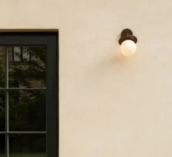 Applique d'extérieur, Liila, bronze, globe opalin, IP54, Ø14cm, H26cm - Nuura