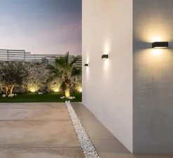 Applique d'extérieur, Nemesis, gris urbain, IP65, LED, dim, 2700-3200-4000k, 1816 lm, L22cm, H10,5cm - LEDs C4