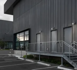 Applique murale, AJ 50, aluminium granité, IP65, LED, 3000K, 428 lm, L16cm, H35cm - Louis Poulsen