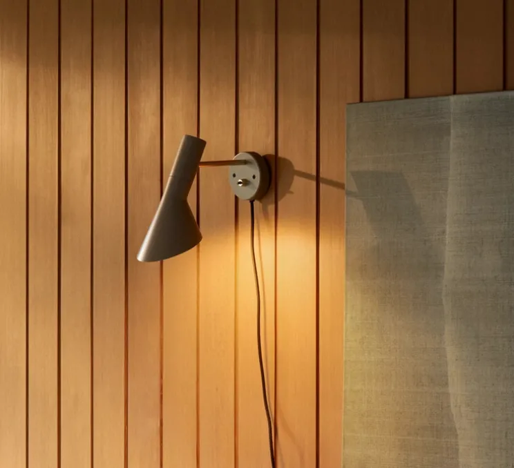 Applique murale, AJ, avec câble et interrupteur, gris, laiton, L24,7cm, H18cm - Louis Poulsen