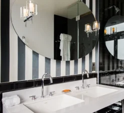 Applique murale, Arezzo Wall, blanc, chrome, IP44, L10cm, H20,8cm - Astro