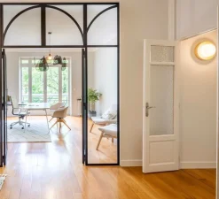 Applique murale, Astoria , laiton satiné, Ø20cm, H52,6cm - Mullan Lighting