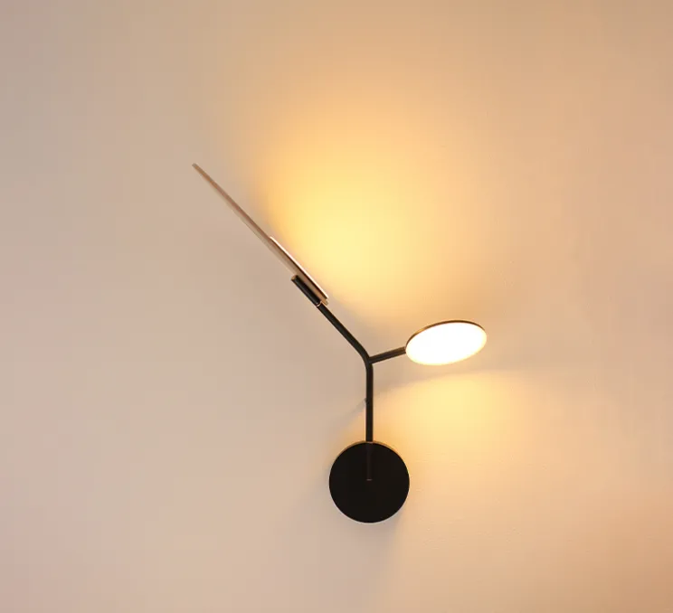 Applique murale, Ballon Wall 3, noir et chêne, gauche, LED, 3000K, 400lm, L52cm, H41cm - TUNTO