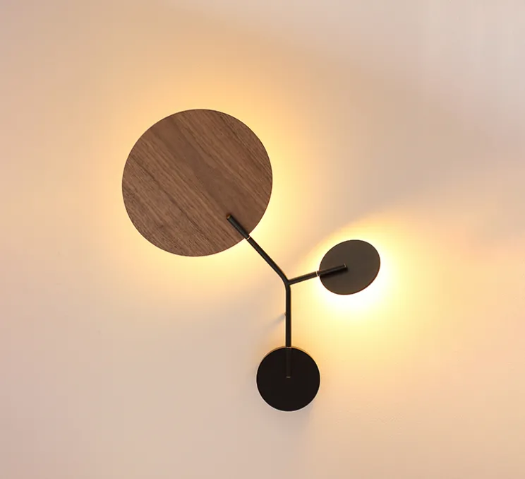 Applique murale, Ballon Wall 3, noir et chêne, gauche, LED, 3000K, 400lm, L52cm, H41cm - TUNTO