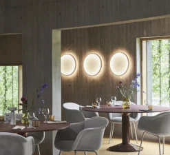 Applique murale, Calm, blanc et orange, LED, dim, 2200K, 710 lm, Ø50cm, H7,25cm - Muuto