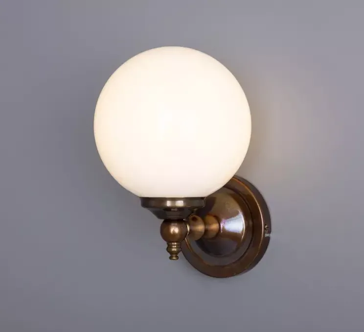 Applique murale, Cloghan, laiton antique, L14cm, H20cm - Mullan Lighting