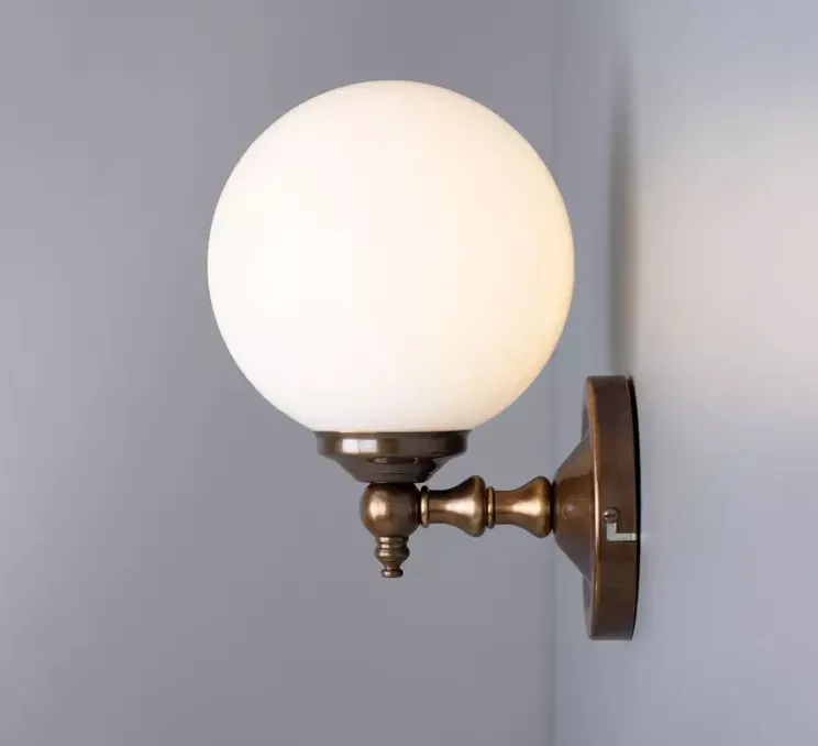 Applique murale, Cloghan, laiton antique, L14cm, H20cm - Mullan Lighting