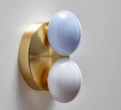 Applique murale, Dot 2x, Oyster, blanc et laiton brossé, L15cm, H20,5cm - SkLO Studio