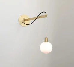 Applique murale, Drape Arm 1, Blanc, Laiton brossé, Ø11cm, H46cm - Sklo Studio