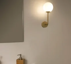 Applique murale, Gala, laiton, verre opalin, IP44, L11,5cm, H32cm - Faro