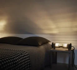 Applique murale, In The Tube 100-350, réflecteur argenté et mailles dorées, Ø10cm, H37cm - DCW éditions Paris