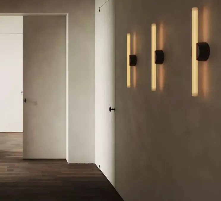 Applique murale, KILTER, gris, IP44, LED, dim, 2700K, 375 lm, L17cm, H64cm - Tala