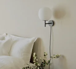 Applique murale, Lantern, verre opal blanc, noir, Ø25cm, H30cm - New Works