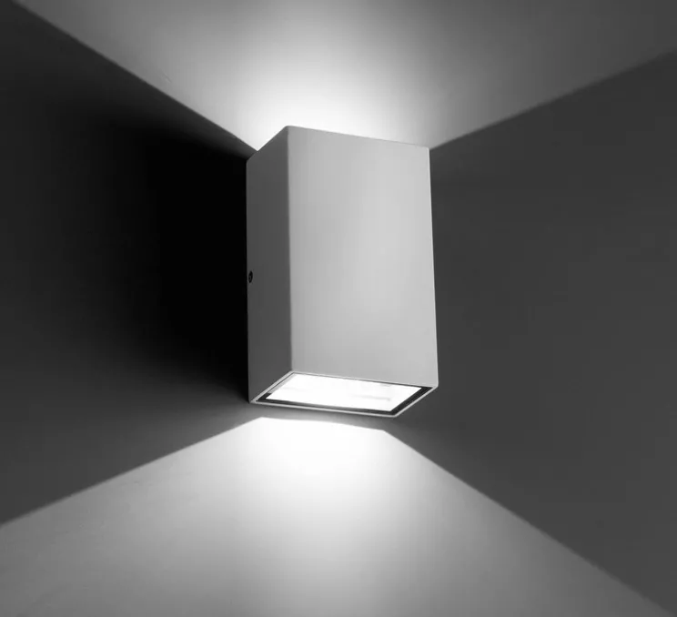 Applique murale, Ling, blanc mat, IP54, LED, 4000K, 315 lm, L9,2cm, H15,7cm - Faro