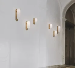 Applique murale, Odyssey Medium, opalin et laiton, L10,5cm, H30,5cm - Schwung