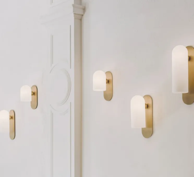 Applique murale, Odyssey Medium, opalin et laiton, L10,5cm, H30,5cm - Schwung