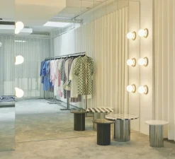 Applique murale ou plafonnier, Liila 1 medium, or, blanc opalin, IP44, Ø16,5cm, H17cm - Nuura