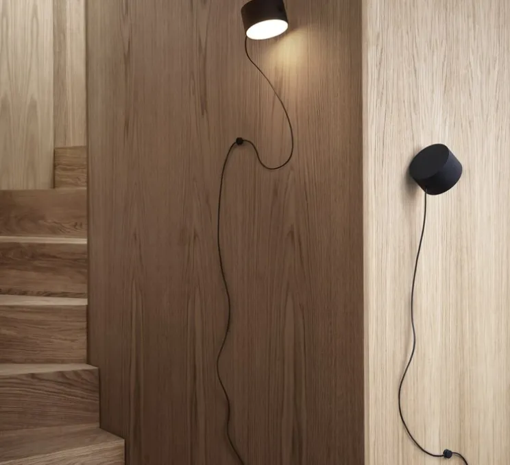 Applique murale, Post, noir, LED, 2700K, 330lm, Ø9,5cm, H5,4cm - Muuto