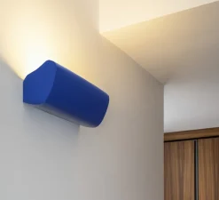 Applique murale, Radieuse, réédition Le Corbusier, bleu, L33,4cm, H13,4cm - Nemo Lighting