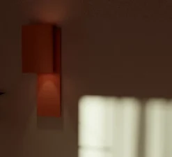 Applique murale, Terra WT, rouge/lignes, IP44, LED, dim, 2700K, 800 lm, Ø13cm, H21cm - Pott