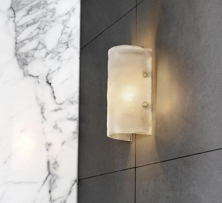 Applique murale, Whistler ,verre soufflé, laiton, IP44, L14cm, H30cm - CTO lighting