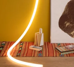 Applique ou plafonnier, La Linea 2,5m, blanc, IP65, LED, dim, 3000K, 960/m lm, L250cm, H4cm - Artemide