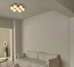 Applique ou plafonnier, Liila Star, laiton, verre opalin, L48,6cm, H54cm - Nuura