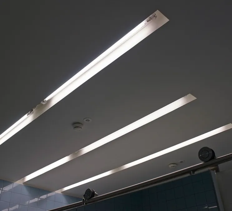 Applique ou plafonnier, Tubo 50 LED, blanc, transparent, IP67, dim, 2700K, 4475 lm, L147,2cm, H6,7cm - O/M Light