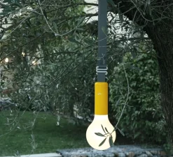 Baladeuse, d'extérieur, Lampe H24 avec sangle de suspension, Miel, IP54, LED, 3000K, 70 lm, Ø11,5cm, H126,5cm - Fermob