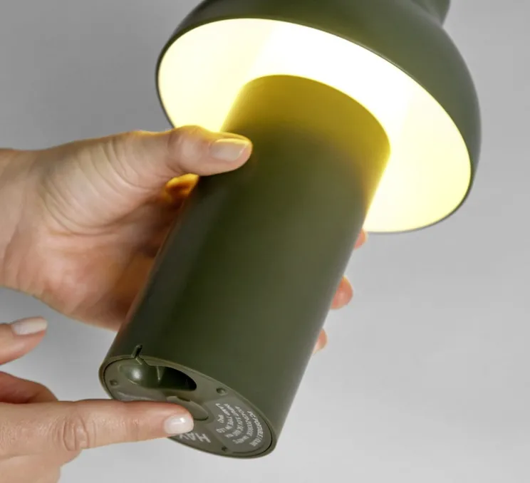 Baladeuse, PC portable, vert olive, IP44, LED, dim, 2800k, 220 lm, Ø14cm, H22cm - HAY