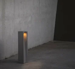 Borne, Grot 700, béton, IP55, LED, 2700K, 77 lm, L15,8cm, H70cm - Faro