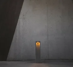 Borne, Grot 700, béton, IP55, LED, 2700K, 77 lm, L15,8cm, H70cm - Faro