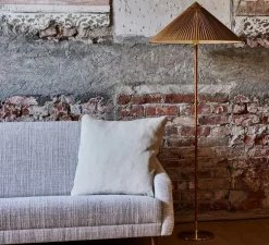 Lampadaire, 9602, abat-jour bamboo, laiton, Ø63cm, H153,5cm - Gubi