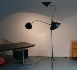 Lampadaire, 3 bras pivotants, noir, H210cm - Serge Mouille