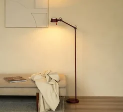 Lampadaire, Bolt10, rouge burgundy, LED, dim, 2700K, 640 lm, L10cm, H139,6cm - Tonone