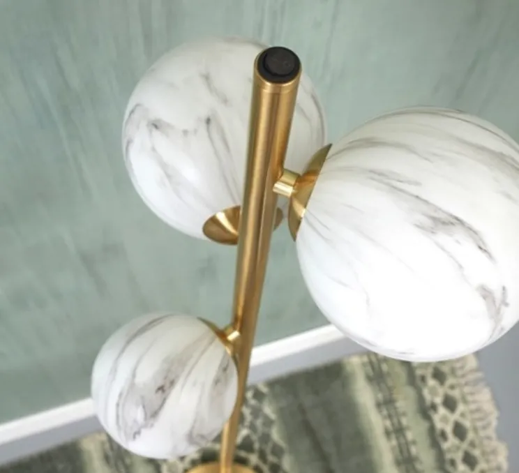 Lampadaire, Carrara 3 globes, Finition Marbre blanc, laiton, Ø25cm, H159cm - It's about Romi