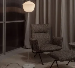 Lampadaire, Contour 300, blanc perle, LED, dim, 1800-3000K, Ø30cm, H157,5cm - A-N-D