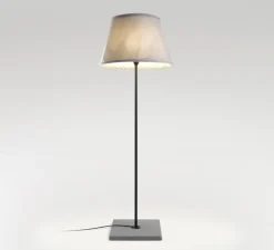 Lampadaire d'extérieur, TXL 2019 205, Base béton, tige noir, abat-jour beige, IP65, L70cm, H204cm - Marset