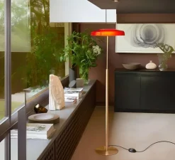 Lampadaire, Dora 371, Or satiné, rouge sablé, LED, 2700K, 1700 lm, Ø40cm, H147cm - Oluce