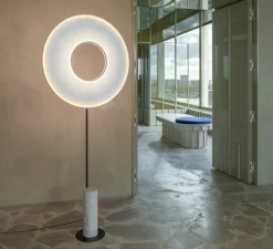 Lampadaire, Iris Totem 60, Marbre blanc, LED, dim, 2700K, 5250 lm, L60cm, H170,4cm - Dix heures dix