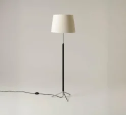 Lampadaire, Pie de Salon G1, structure chrome, ruban naturel, Ø45cm, H160cm - Santa & Cole