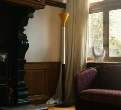 Lampadaire, Pyl, jaune, blanc, noir et rouge, LED, dim, 2700K, 1150 lm, Ø33cm, H180cm - Petite Friture